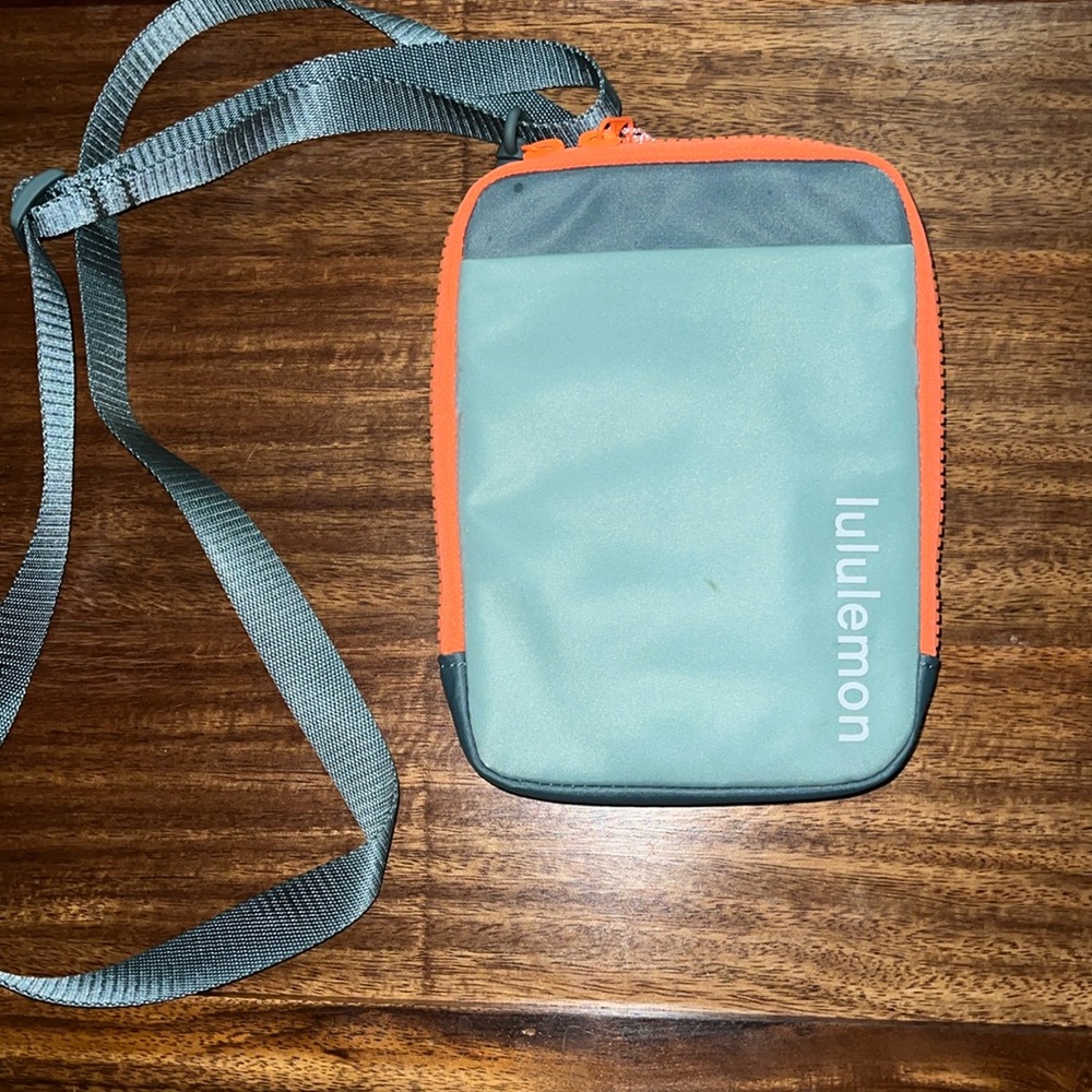 Lululemon Easy Access Crossbody Bag Orange Green Excellent Condition